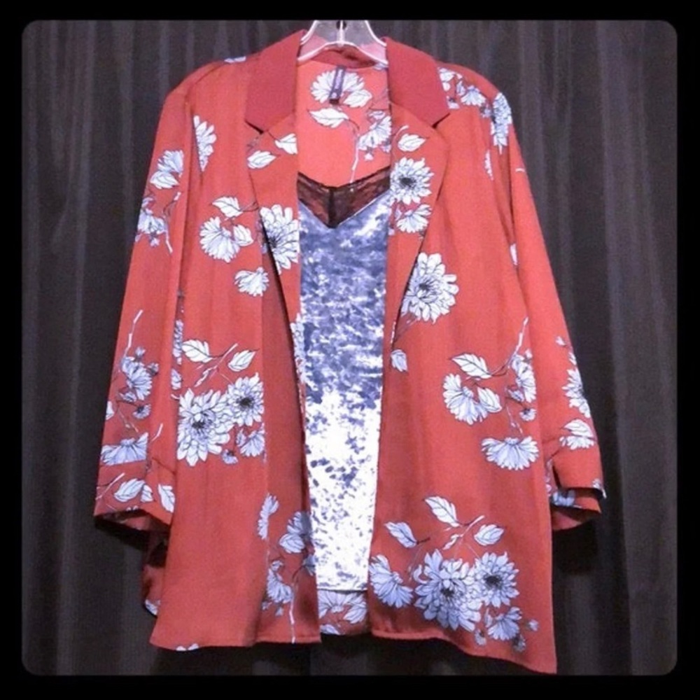 Women’s tank & kimono style jacket